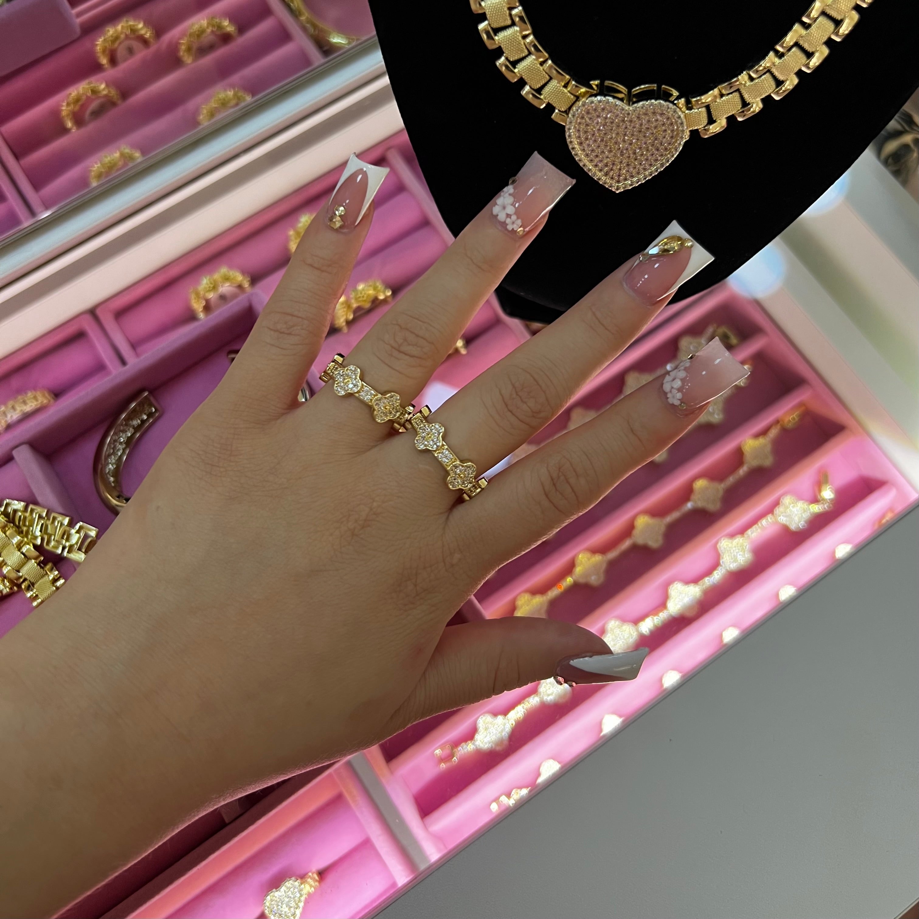 VC Clover Ring